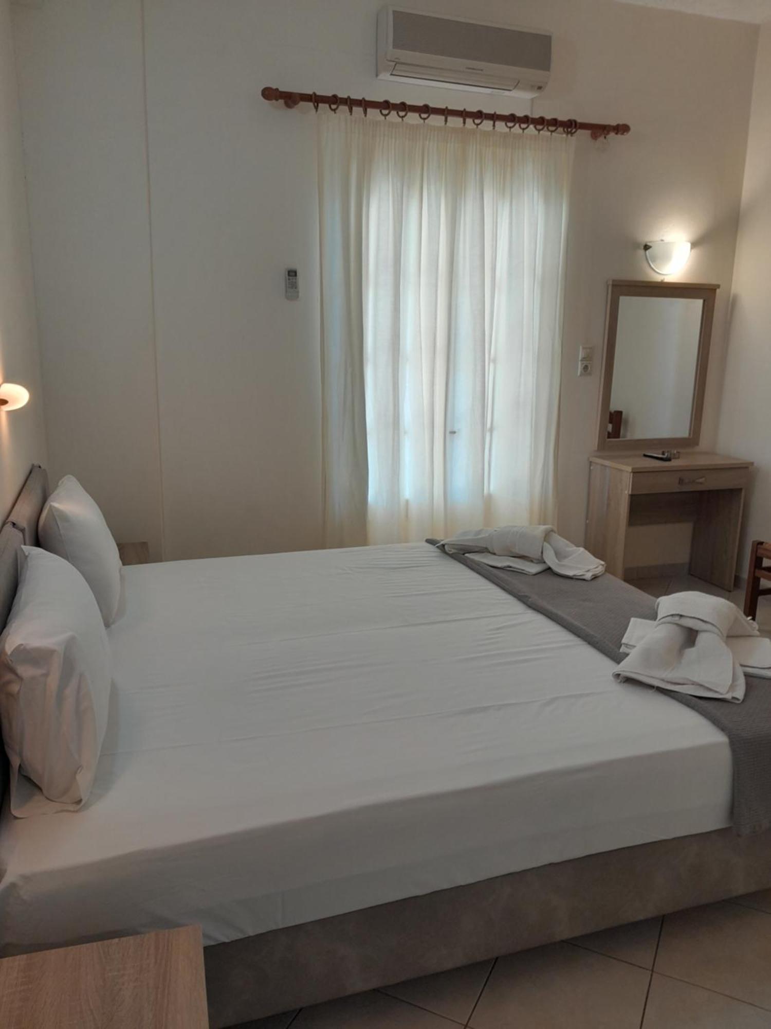 Barbara II Otel Agia Marina  Dış mekan fotoğraf