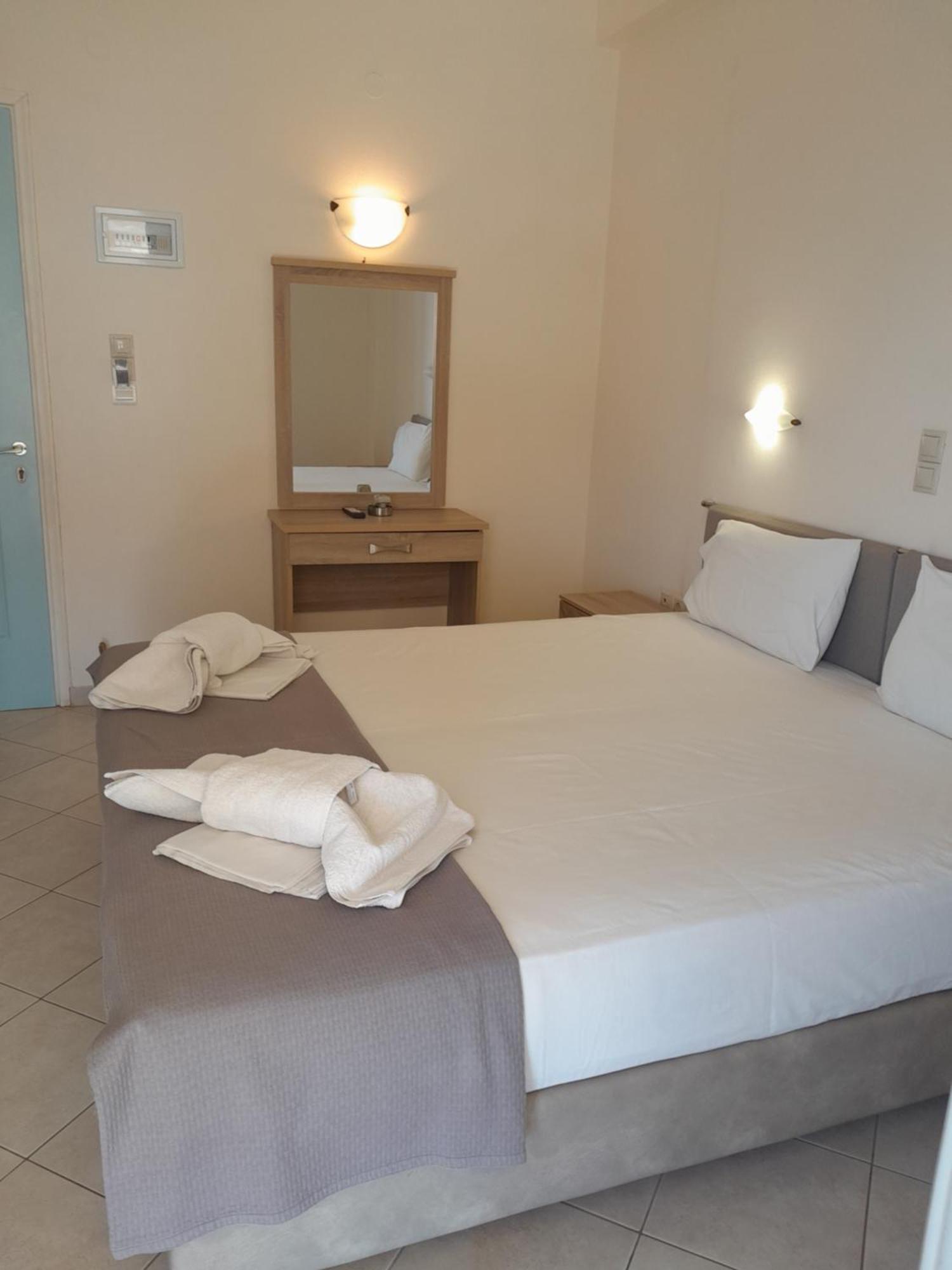 Barbara II Otel Agia Marina  Dış mekan fotoğraf